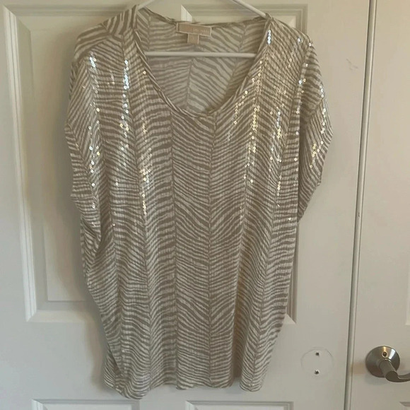 Michael Kors Tops - Michael Kors Sequin Scoop Neck Dolman Sleeve Top Size S Animal Print